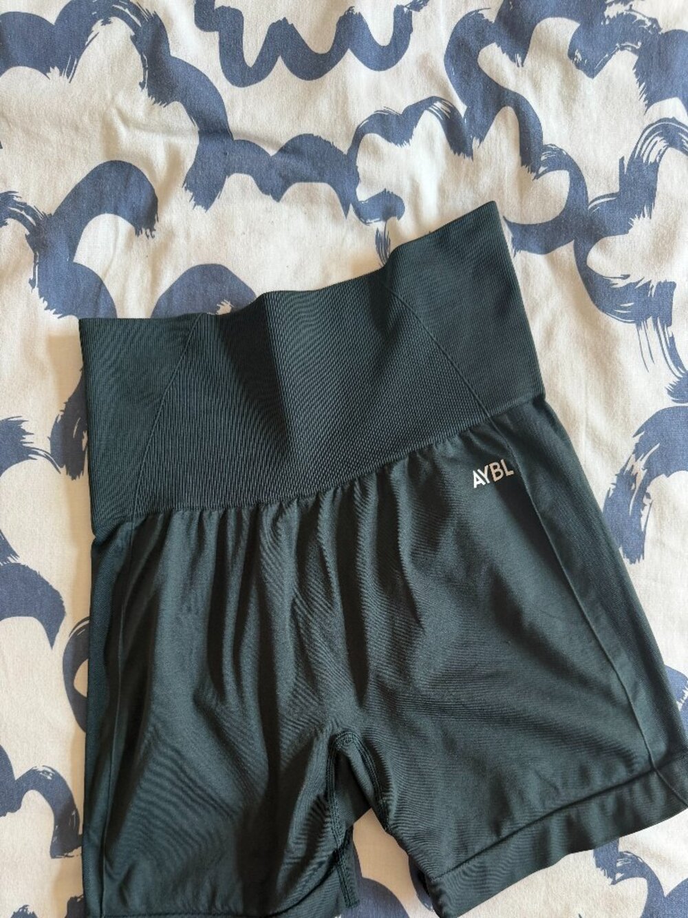AYBL shorts - M